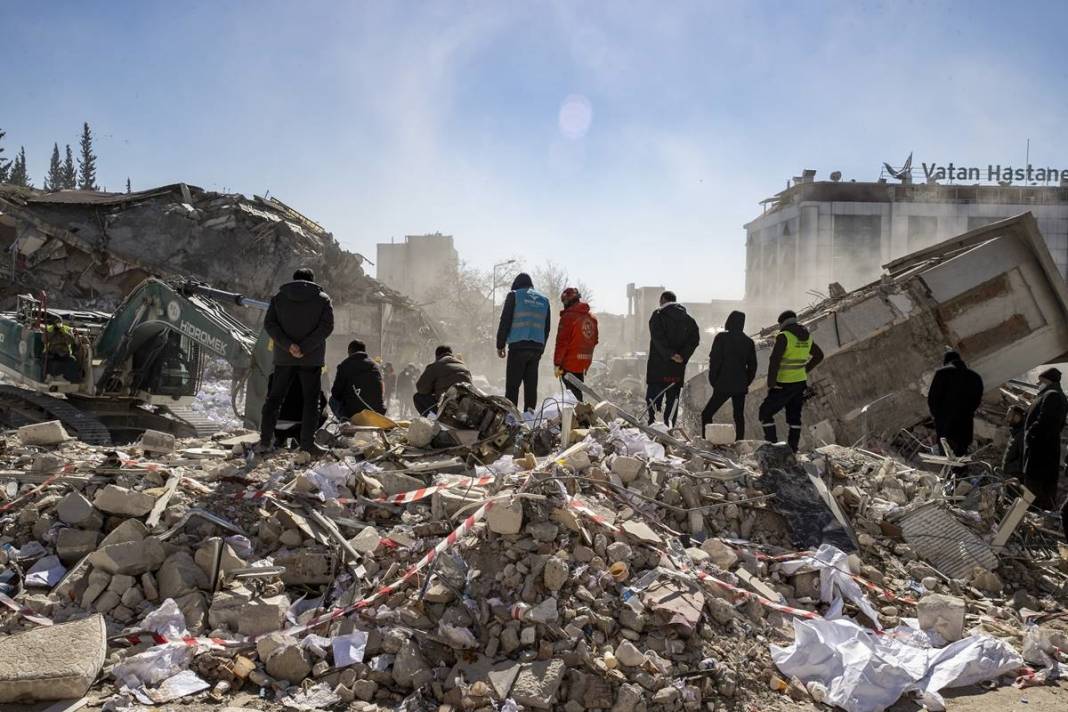Deprem bölgesinde rakamlar korkunç! Felaketin boyutu gün geçtikçe ortaya çıkıyor 10
